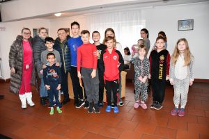 Zdjęcia: Dzieci bawiące się na świetlicy