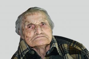 Zdjęcia: Starsza kobieta mająca 100 lat