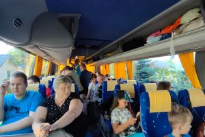 Zdjęcie: osoby niepełnosprawne w autobusie