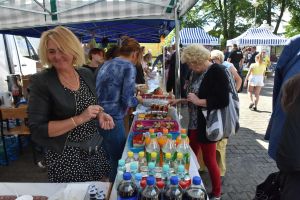 Zdjęcia: osoby uczestniczące w dożynkach