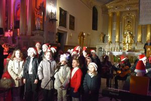 Zdjęcie: uczestnicy koncertu w kościele