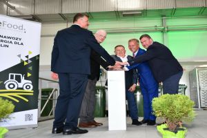 Zdjęcie: uroczyste otwarcie firmy ReFood