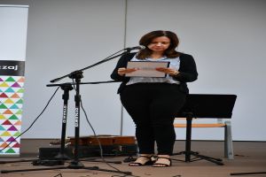 Zdjęcie: Osoby uczestniczące w Narodowym Czytaniu