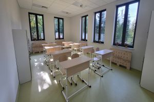 Zdjęcie: sala lekcyjna w nowo budowanym budynku przy Szkole Podstawowej w Piekarach