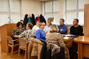 Zdjęcie: Sołtysi w sali konferecyjnej Urzędu Miejskiego podczas Narady
