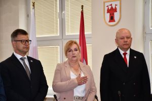 Zdjęcie: Radni Rady Miejskiej w Mszczonowie podczas sesji inauguracyjnej