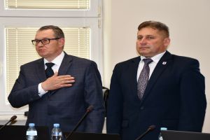 Zdjęcie: Radni Rady Miejskiej w Mszczonowie podczas sesji inauguracyjnej