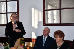 Zdjęcie: osoby uczestniczące w uroczystościach