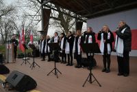 Zdjęcie: kobiety z zespołu Ale skład występujące podczas obchodów Święta Niepodległości
