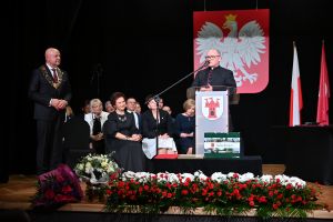 Zdjęcie: uroczyste posiedzenie Rady Miejskiej - zaprzysiężenie Burmistrza