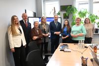 Zdjęcie: osoby uczestniczące w spotkaniu z Wicepremierem