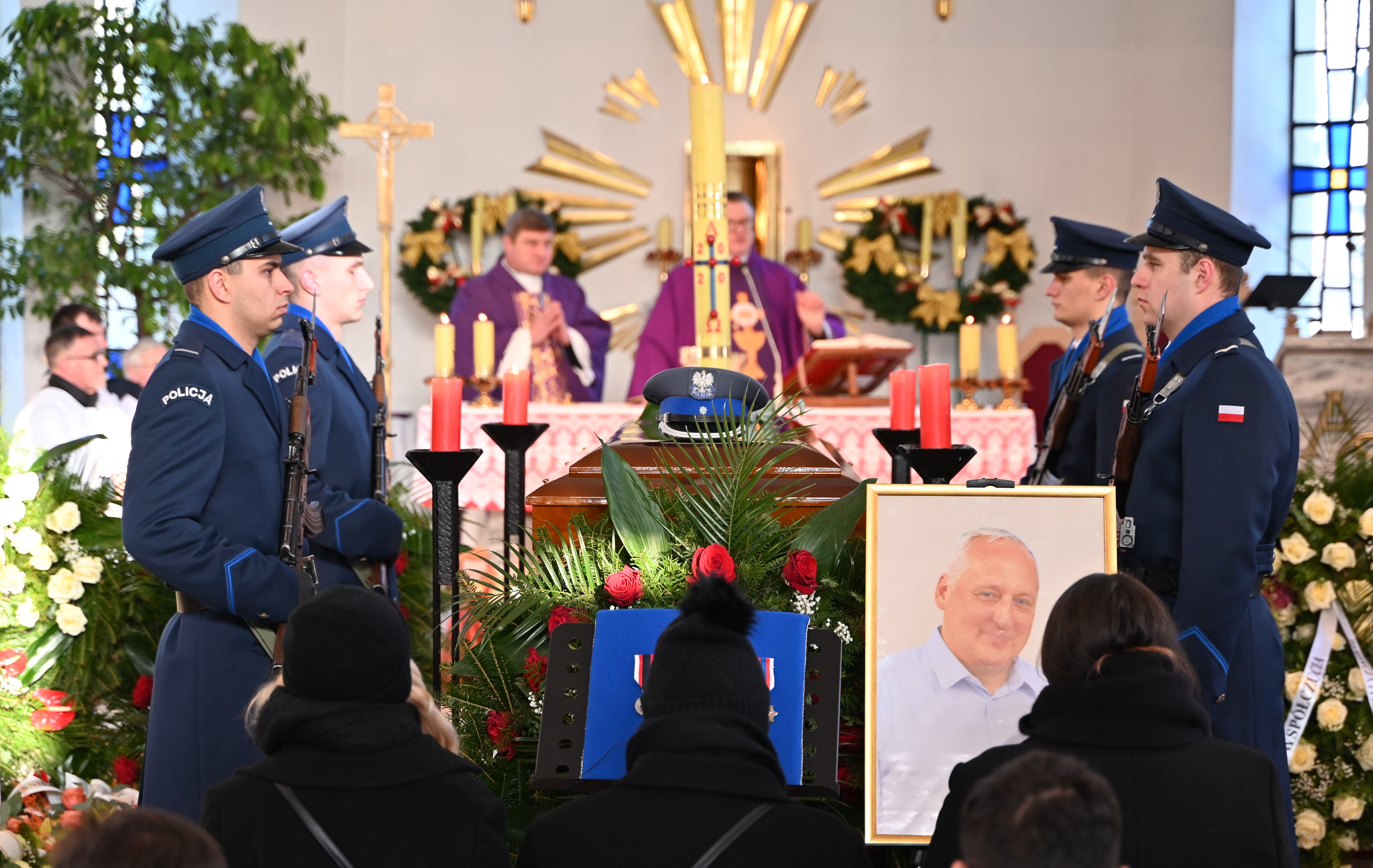 Zdjęcie: pogrzeb byłego komendanta policji